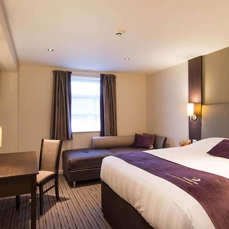 Premier Inn Tring Exterior photo