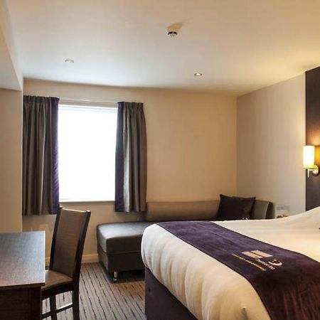 Premier Inn Tring Exterior photo