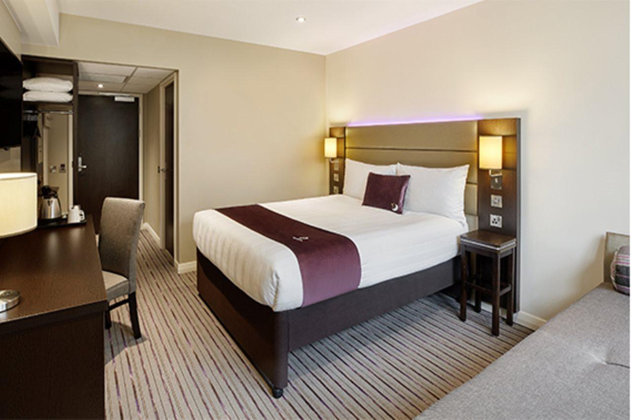 Premier Inn Tring Exterior photo